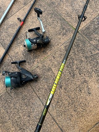 Lotes de señuelos y cañas para el black bass