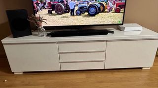 Mueble TV blanco y negro