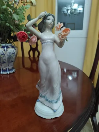 Lote 2 Figuras Porcelana Tengra (Estilo Lladró)