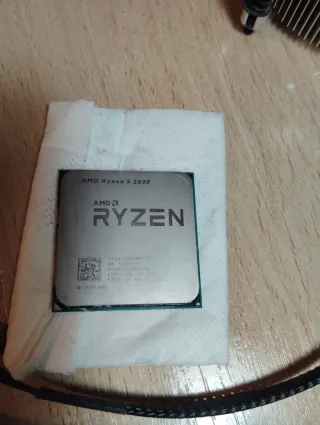 Procesador AMD Ryzen 5 2600 + Disipador