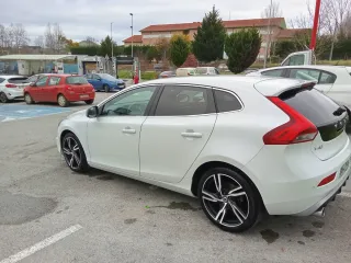 Volvo V40 D4 R-desing momentum aut.