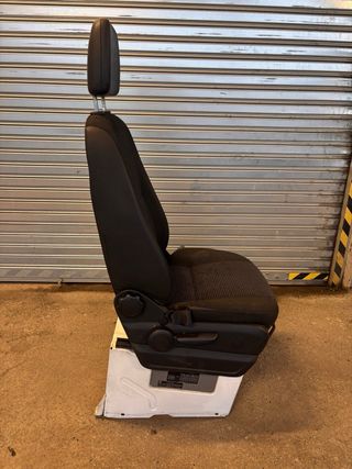 Asiento y base copiloto Mercedes Sprinter