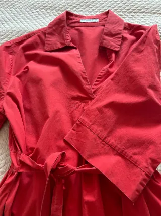 Vestido rojo con cinturón