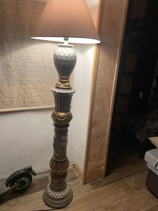 Lámpara de pie grande de lujo dorada y gris plata