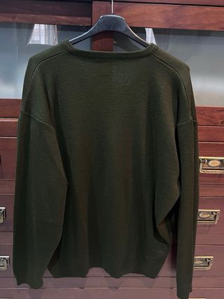 Jersey verde liso cuello pico