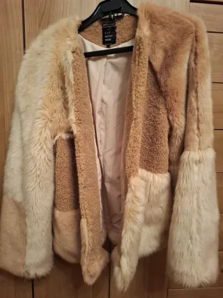 Abrigo pelo Zara patchwork