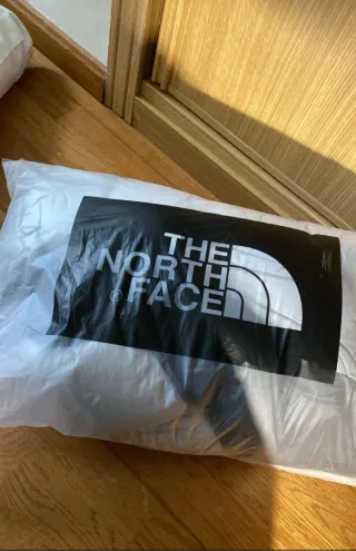 Anorak The North Face Negro y Gris