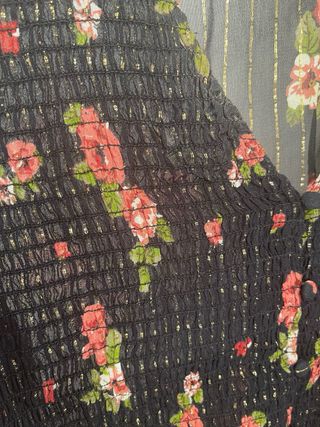 Blusa Zara floral negra