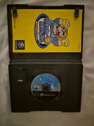 WarioWare, Inc. Mega Party Game  NINTENDO GAMECUBE