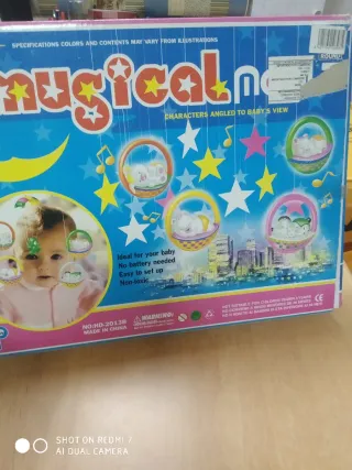 Móvil musical para cuna