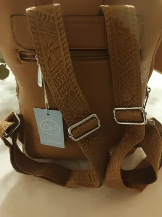 Mochila marrón de cuero