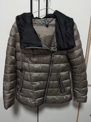 Abrigo acolchado mujer gris