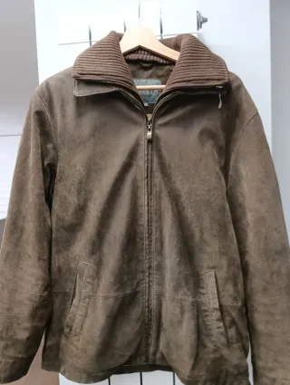 Chaqueta de piel marrón