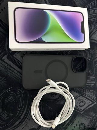 iPhone 14 morado