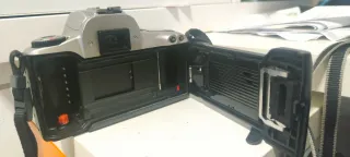 Cámara Canon EOS 300D con correa