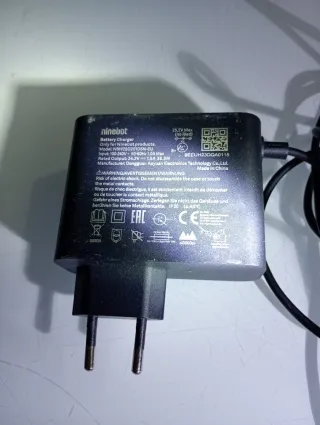 Cargador Patinete Ninebot