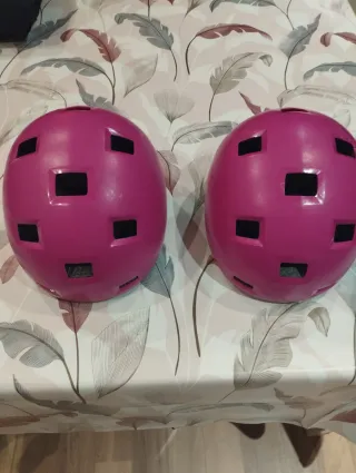 Casco de bicicleta rosa para niña