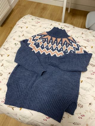 Jersey de grecas azul y rosa