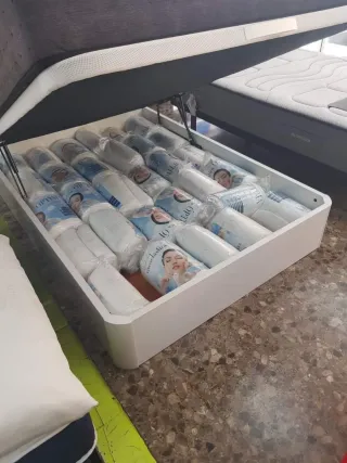 Canapés + colchones + Cabezales