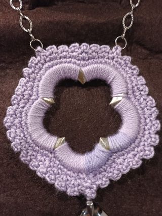 Collar Crochet Morado y Plateado