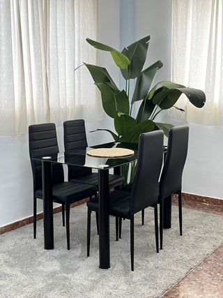 mesa cristal con 4 sillas nuevo