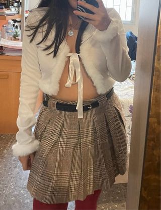 Chaqueta corta blanca con pelo