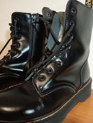 Botas Dr. Martens Air Wair Talla 40 Nuevas
