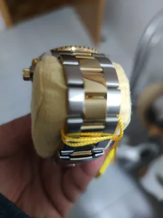 Reloj Invicta Cronógrafo Azul y Dorado