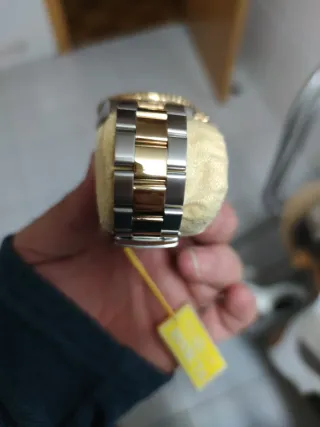 Reloj Invicta Cronógrafo Azul y Dorado