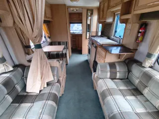 Caravana Abbey Freestyle SE 520 (2001).