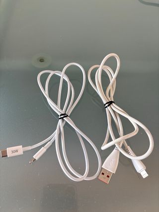 Iphone 11 Rojo 64 Gb + 2 cables + 4 fundas movil