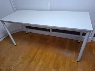Mesa de estudio blanca