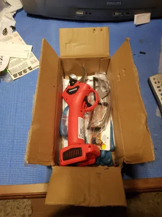 Podadora Eléctrica VIXSON con Batería y Gafas