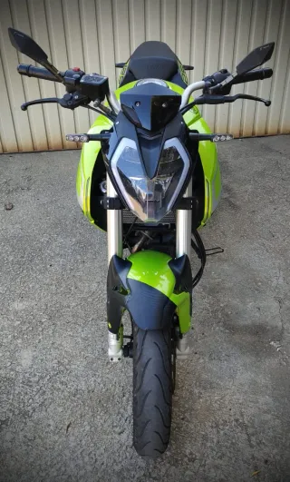 Moto 125cc Naked Verde