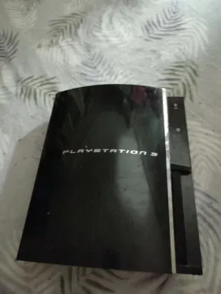 Play 3 le farta los cables y los mandos