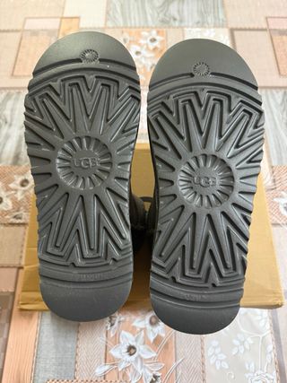 Botas UGG Gris
