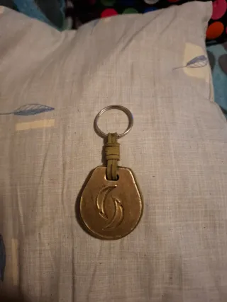 Llavero Colgante Bronce/cuero Vintage medias Luna