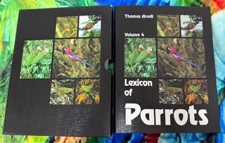 Libros aves exóticas.