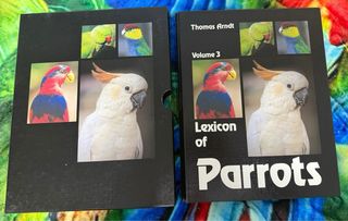 Libros aves exóticas.