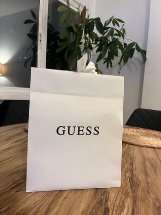 Cartera Guess Marrón y Negra Estampada