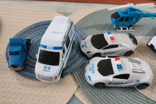 Lote de vehículos de juguete