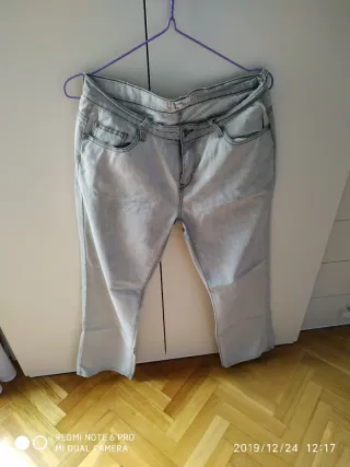 Ropa usada la vendo pq me queda pequeña.6 bolsas