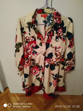 Ropa usada la vendo pq me queda pequeña.6 bolsas