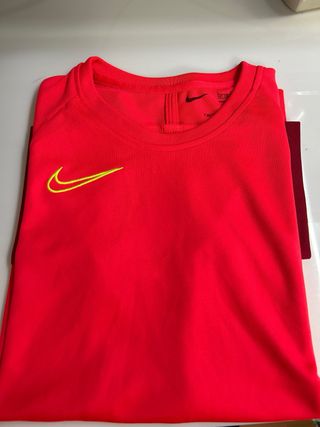 Camiseta Nike Dri-Fit Roja Talla L niño 147-158 cm