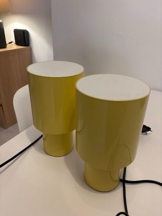 Lámparas de mesita amarillas Ikea