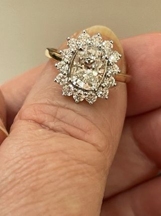 Anillo Oro 18k Rosetón Diamantes 1.79Ct