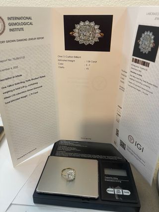 Anillo Oro 18k Rosetón Diamantes 1.79Ct