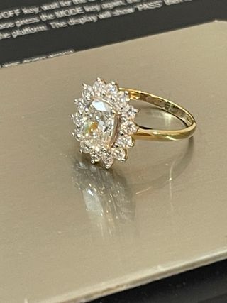 Anillo Oro 18k Rosetón Diamantes 1.79Ct