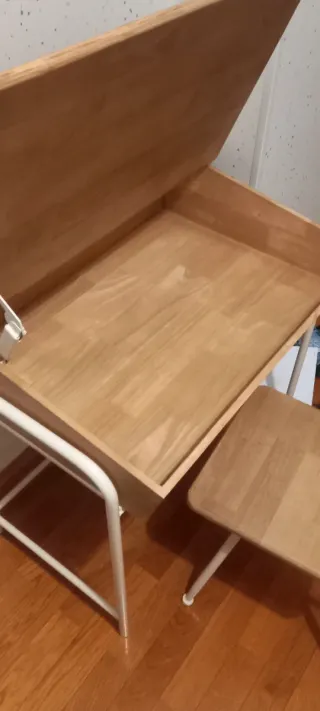 Pupitre y silla vintage madera y metal para niños