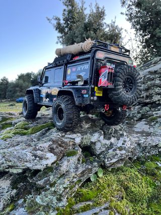Traxxas TRX4 Defender Negro